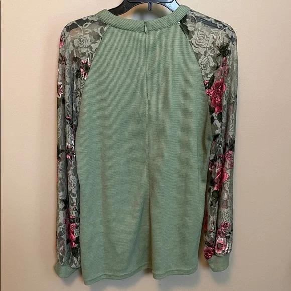 MIHOLL Size Medium Sage Green Long-Sleeve Thermal Top with Pink Floral Sleeves - Picture 5 of 9